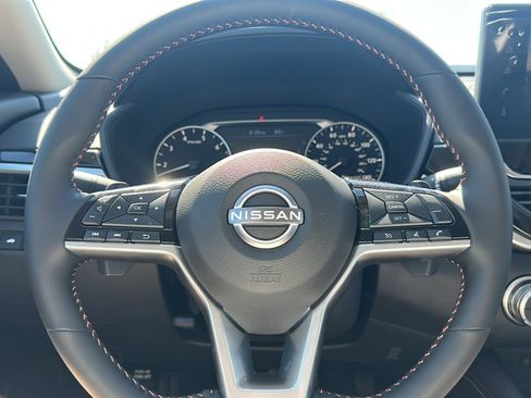 New 2025 Nissan Altima 2.5 SR w/ SR Premium Package image 17