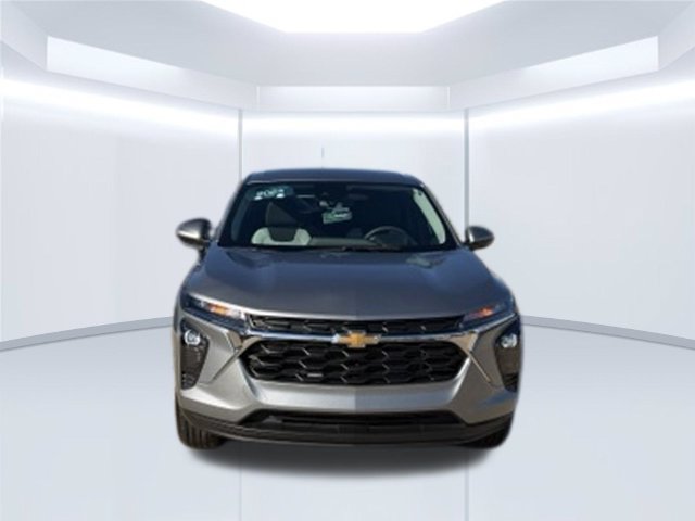 Certified 2024 Chevrolet Trax LS w/ LS Convenience Package FWD image 11