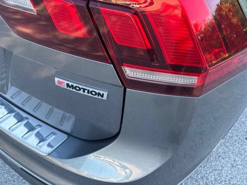 Used 2021 Volkswagen Tiguan SEL AWD/4WD image 5