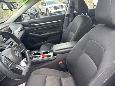 Used 2023 Nissan Altima 2.5 SV FWD image 12