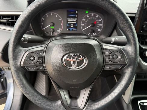 Used 2025 Toyota Corolla Cross AWD Hybrid image 11