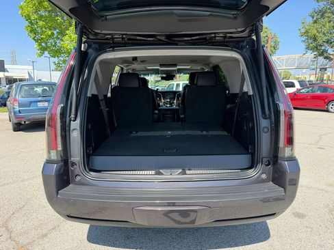 Used 2015 Cadillac Escalade Luxury AWD/4WD image 29