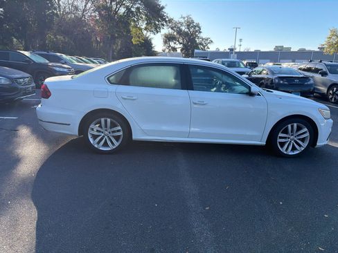 Used 2018 Volkswagen Passat 2.0T SE image 15