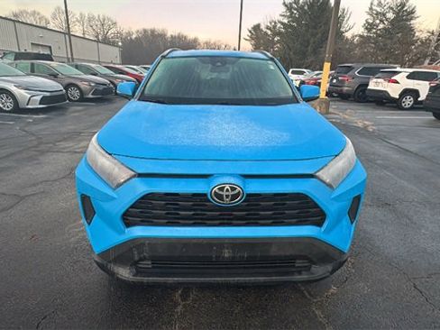 Used 2019 Toyota RAV4 LE image 8