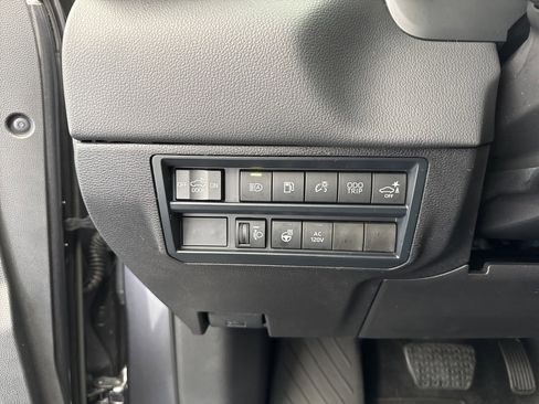 Used 2025 Toyota Tundra Limited image 36