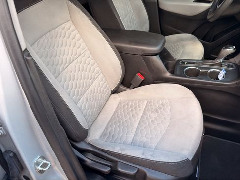 Used 2019 Chevrolet Equinox LS w/ LPO, Cargo Package AWD/4WD image 17