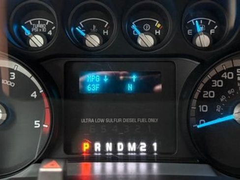 Used 2015 Ford F550 4x4 Regular Cab Super Duty image 12