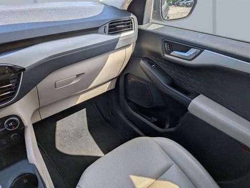 Used 2020 Ford Escape SEL image 16