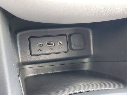 Used 2024 Chevrolet Equinox LT FWD image 17