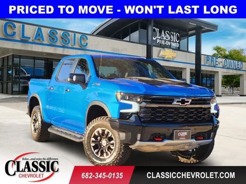Used 2025 Chevrolet Silverado 1500 ZR2 w/ Technology Package AWD/4WD image 1