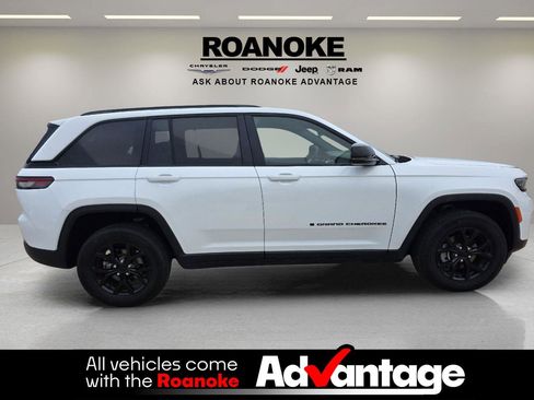Used 2024 Jeep Grand Cherokee Altitude image 9