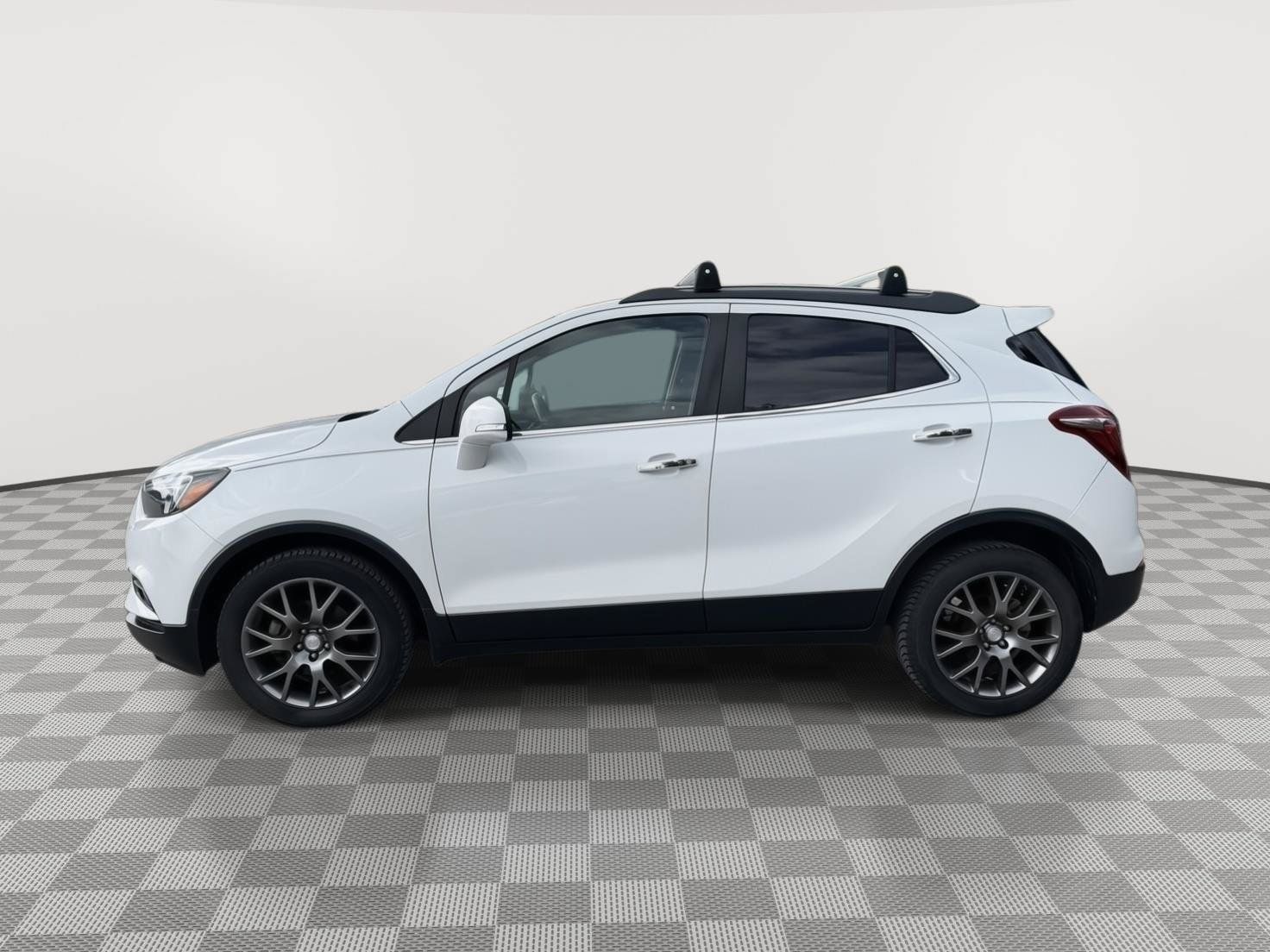 Used 2018 Buick Encore Sport Touring FWD image 4