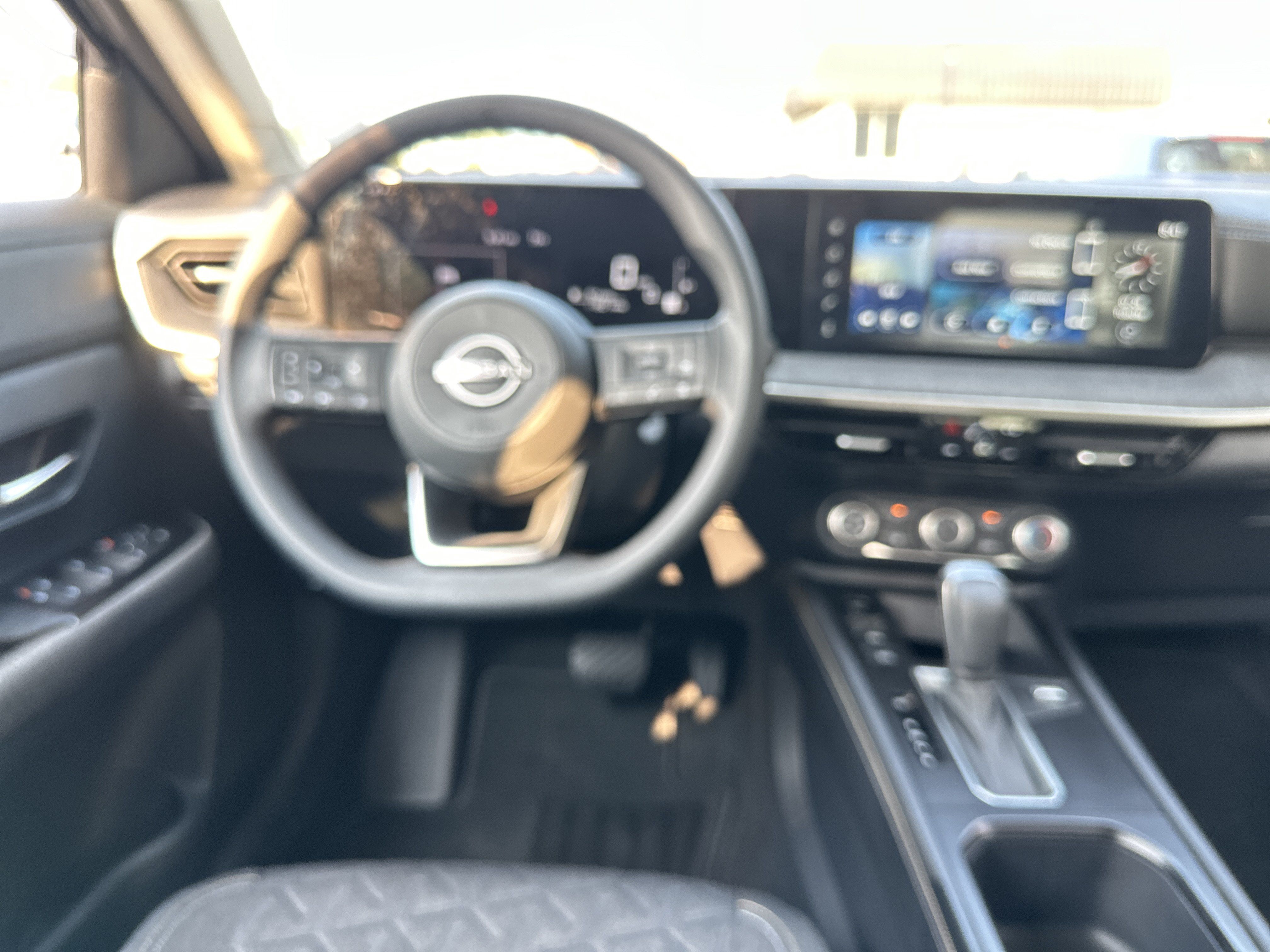 Used 2025 Nissan Kicks SV AWD/4WD image 15