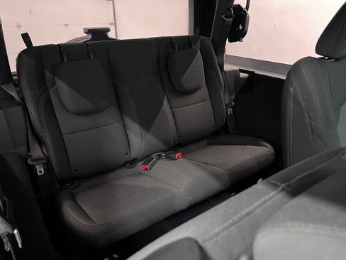 Used 2018 Jeep Wrangler Sport AWD/4WD image 25
