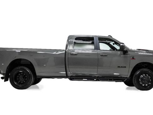 Used 2026 RAM 3500 Laramie w/ Night Edition AWD/4WD image 5