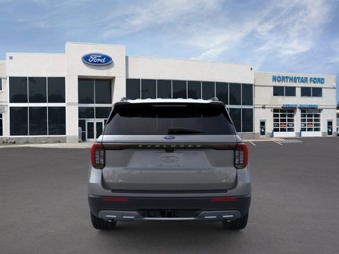 Used 2026 Ford Explorer Active w/ Active Comfort Package AWD/4WD image 5