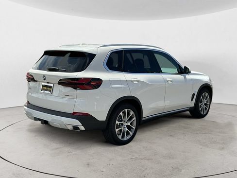 New 2026 BMW X5 xDrive50e w/ Premium Package AWD/4WD image 7