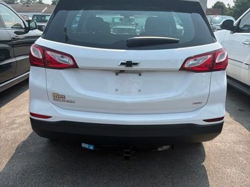Used 2020 Chevrolet Equinox LS AWD/4WD image 5