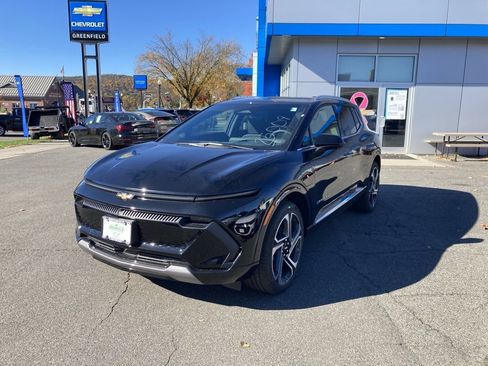 New 2026 Chevrolet Equinox EV LT image 3
