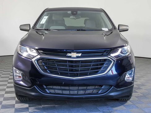 Used 2021 Chevrolet Equinox LS image 2