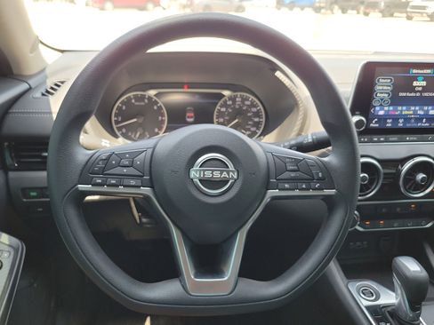 Used 2025 Nissan Sentra SV FWD image 19