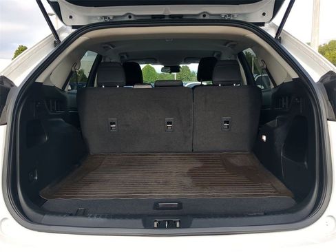 Used 2022 Ford Edge SE w/ Black Appearance Package image 14