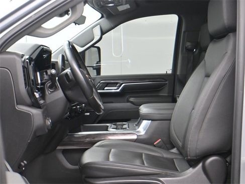 Used 2024 Chevrolet Silverado 3500 LTZ w/ LTZ Convenience Package image 5