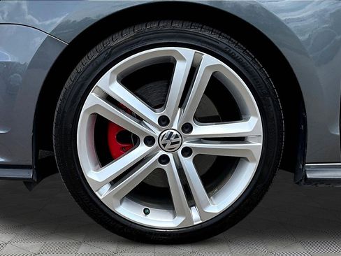 Used 2017 Volkswagen Jetta GLI image 36