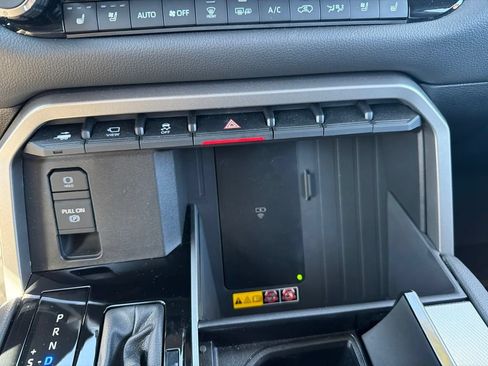 Used 2025 Toyota Sequoia Limited w/ Tow Technology Package AWD/4WD image 23