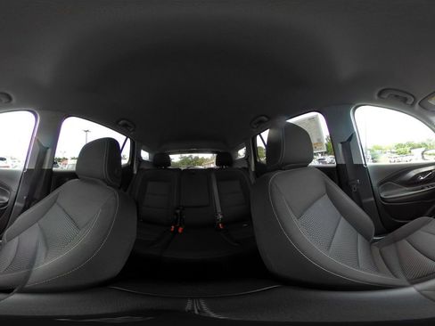 Used 2024 GMC Terrain SLE image 41