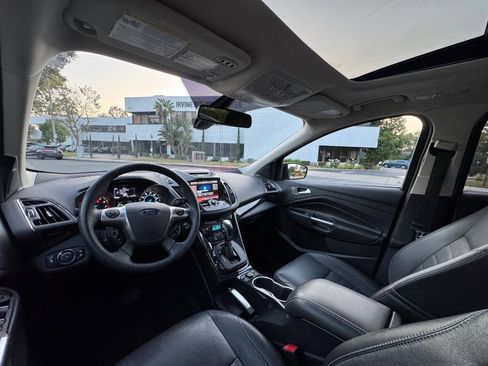 Used 2014 Ford Escape Titanium w/ Equipment Group 401A FWD image 9