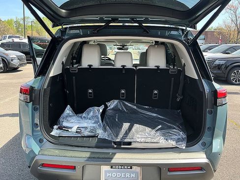 New 2026 Nissan Pathfinder SL image 27