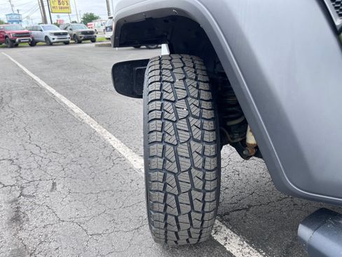 Used 2021 Jeep Wrangler Sport AWD/4WD image 17