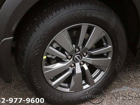 New 2026 Nissan Pathfinder SV image 8