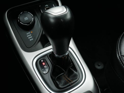 Used 2018 Jeep Compass Latitude w/ Cold Weather Group image 31