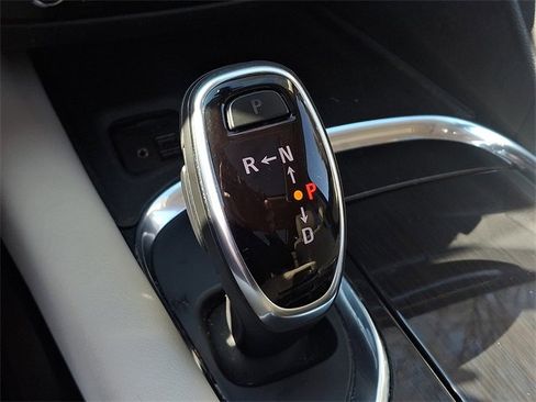 Used 2021 Buick Enclave Premium w/ Sun and Sites Package image 15