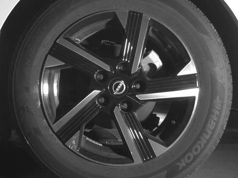 Used 2025 Nissan Sentra SV FWD image 14