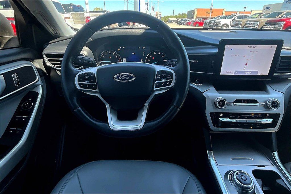 Used 2021 Ford Explorer XLT w/ Equipment Group 202A AWD/4WD image 5