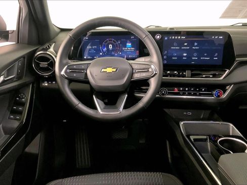 Used 2025 Chevrolet Equinox LT image 5