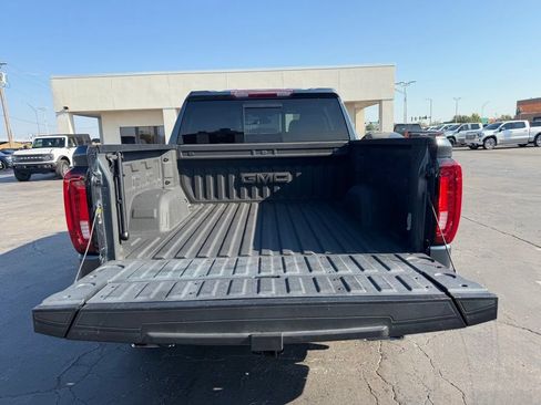 Used 2021 GMC Sierra 1500 SLT AWD/4WD image 17
