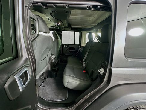 Used 2021 Jeep Wrangler Sport S image 27