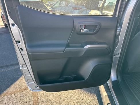 Used 2021 Toyota Tacoma TRD Sport image 14