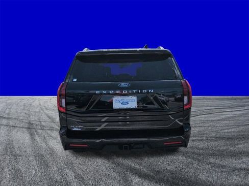 Certified 2025 Ford Expedition Active AWD/4WD image 5