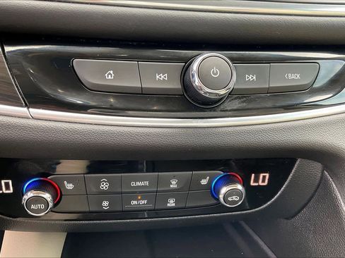 Used 2019 Buick Enclave Essence w/ Trailering Package, 5000 lbs. FWD image 32