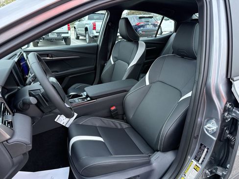 Certified 2026 Toyota Camry SE image 13