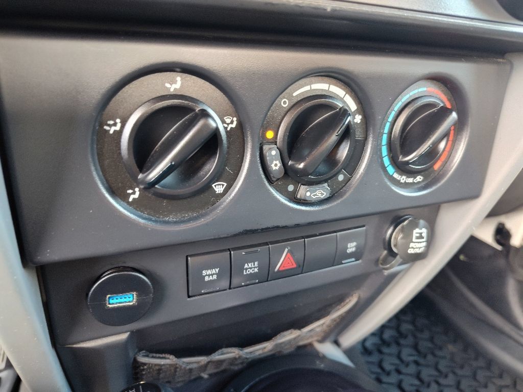 Used 2009 Jeep Wrangler Rubicon w/ PWR Convenience Group AWD/4WD image 19