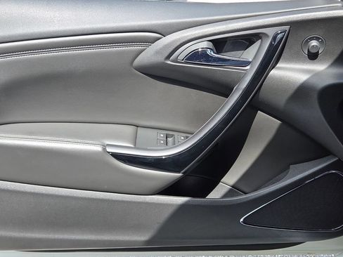 Used 2019 Buick Cascada Premium FWD image 29