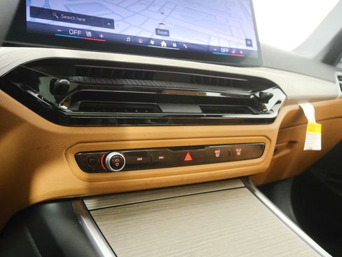 Certified 2025 BMW 330i Sedan image 27