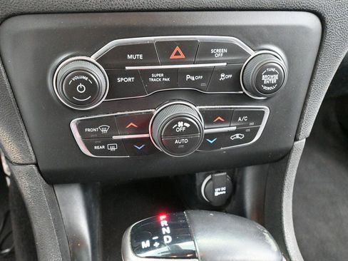 Used 2019 Dodge Charger R/T RWD image 22