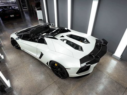 Used 2016 Lamborghini Aventador LP 700-4 AWD/4WD image 10